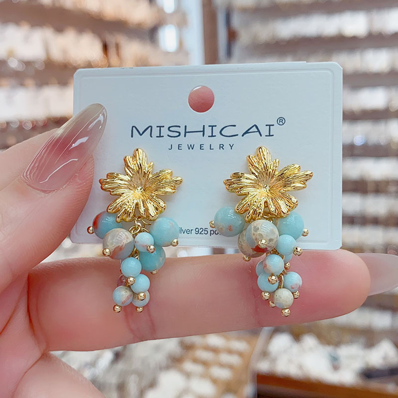 Turquoise Grape Cluster Stud E - Vintage Fashion Influencer recension och pris
