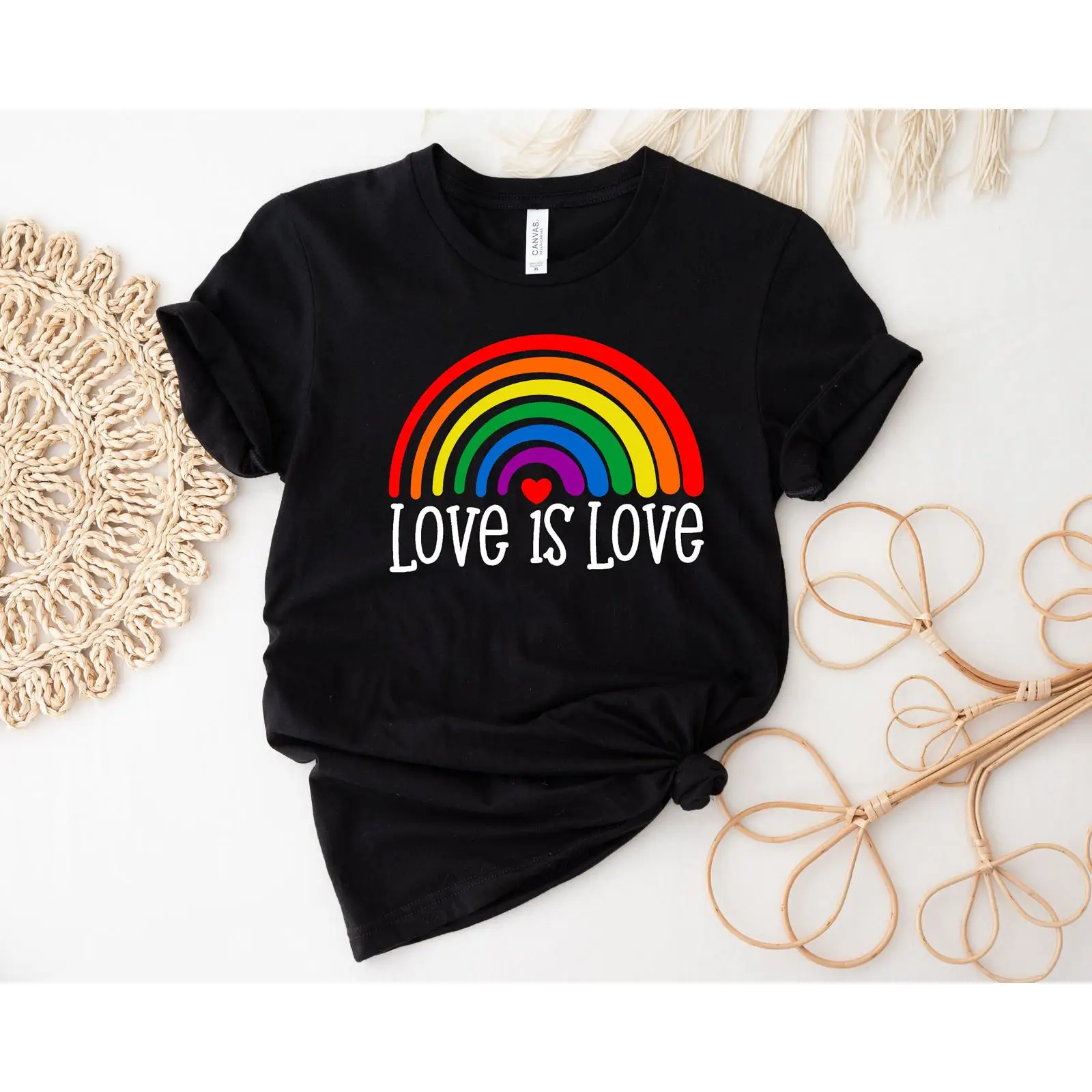 Love Is Rainbow LGBTQ T Shirt  - Vintage Fashion Community recension och pris